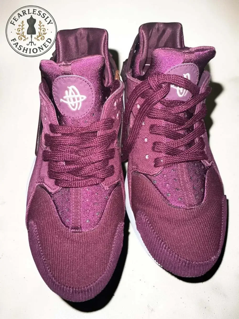 Nike Air Huarache Run SE Size 9.5 Bordeaux Night Maroon Sneakers